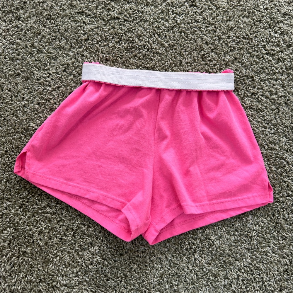Pink shorts 💕🫶🏾 - Picture 2 of 3